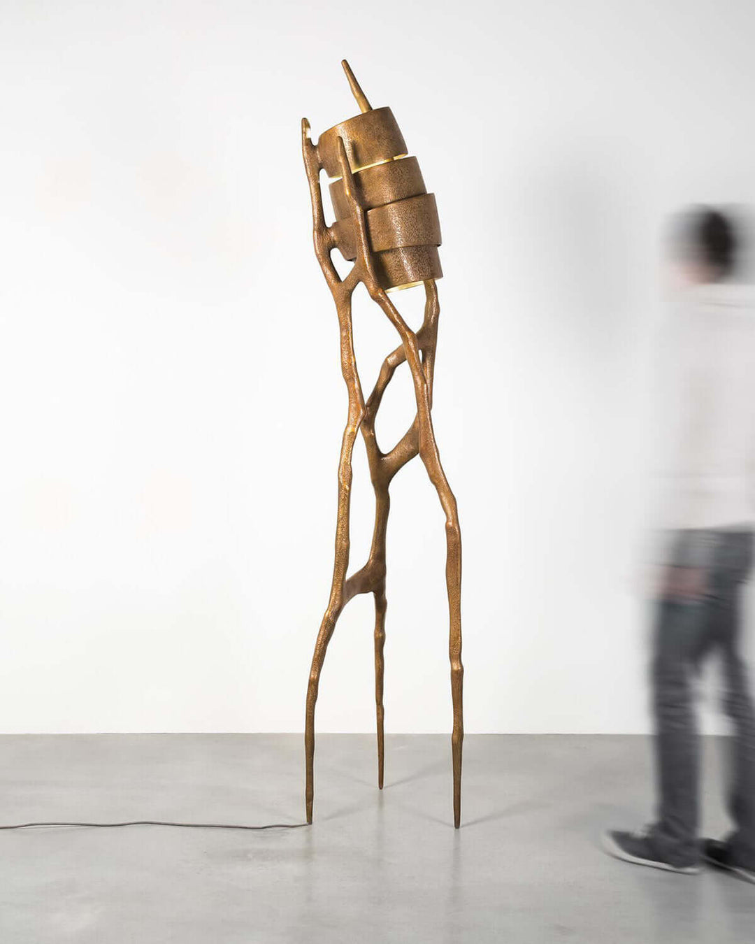 Teyra Sculpture Floor Lamp – Fashionable Art Sculpture Ornament