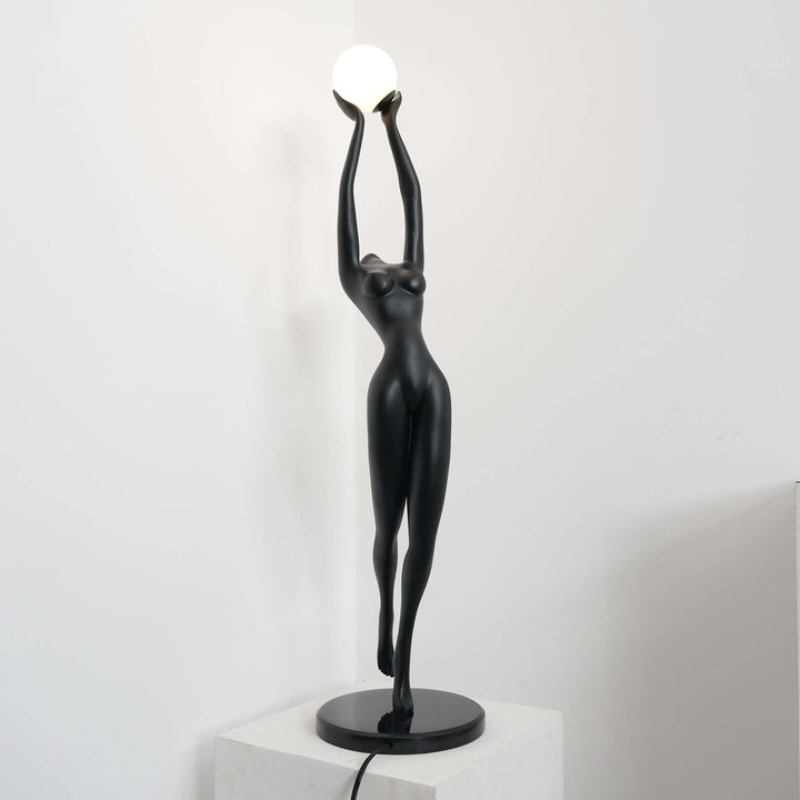 Tovlia Sculpture Floor Lamp – Abstract Portrait Art Resin