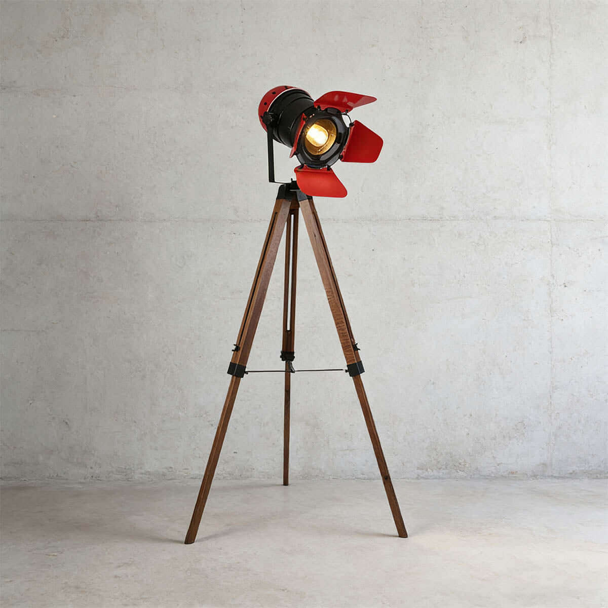 Viruno Floor Lamp – American Retro Industrial Tripod – Vinlighting