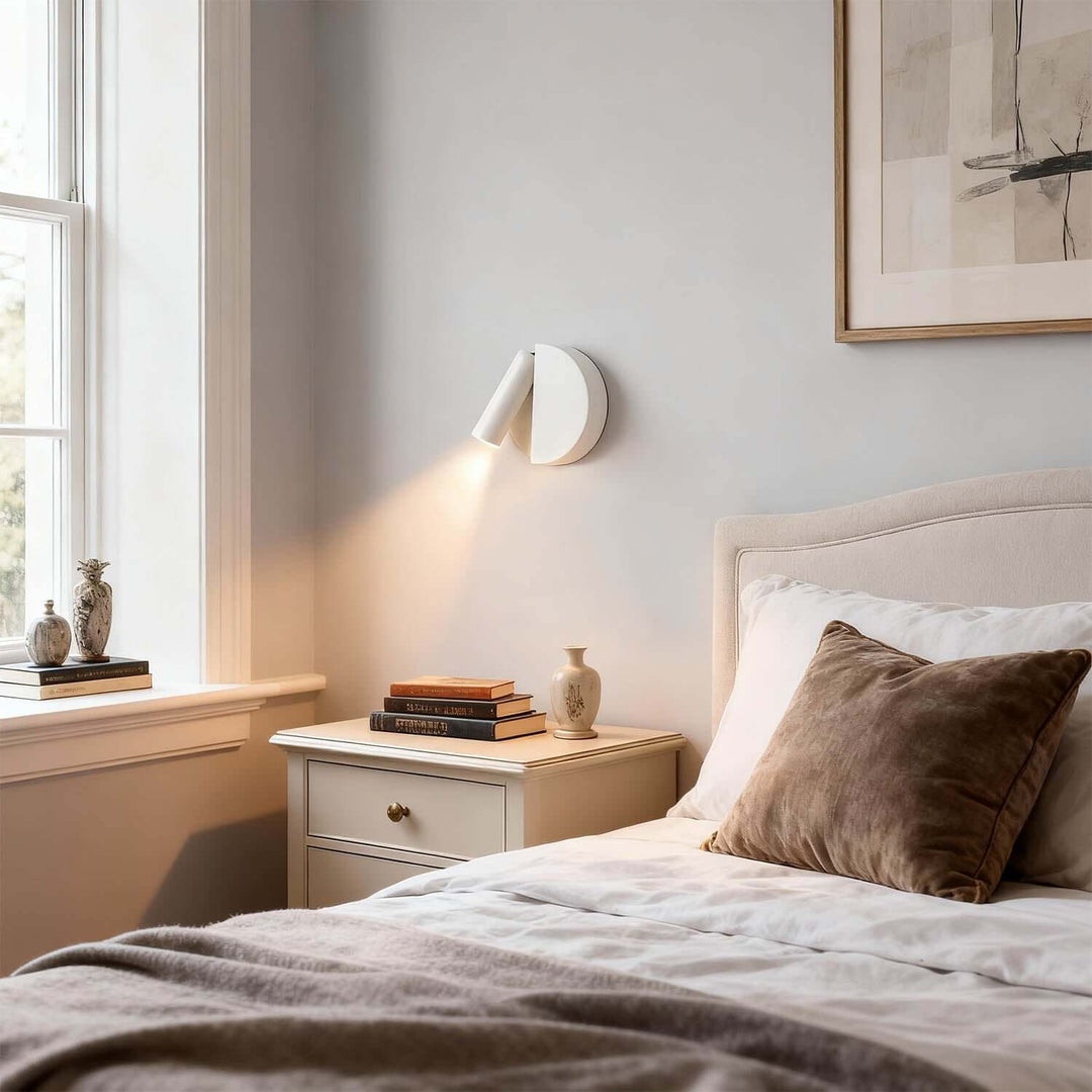 Veqti Wall Light – Modern Minimalist Bedside Sconce