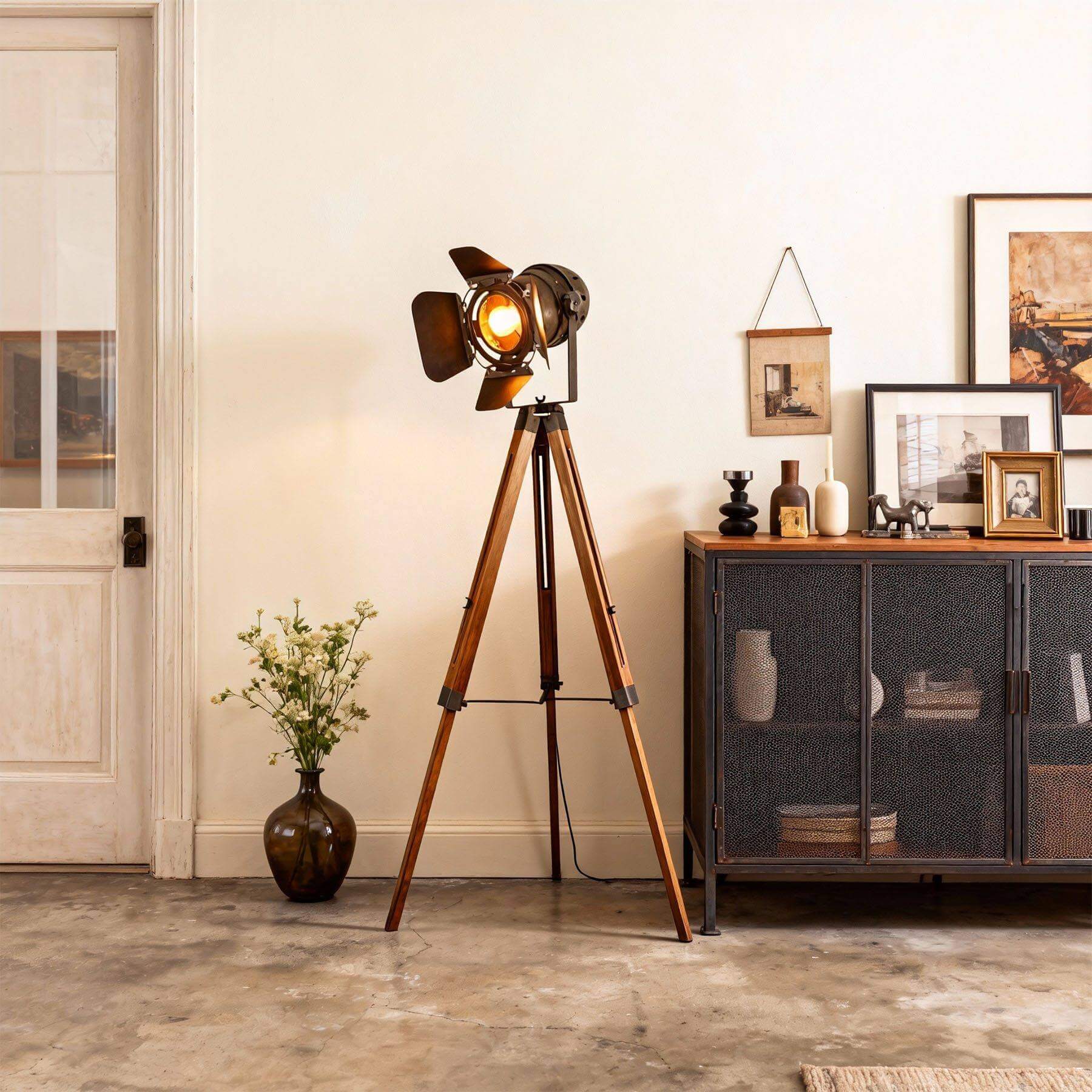Viruno Floor Lamp – American Retro Industrial Tripod – Vinlighting