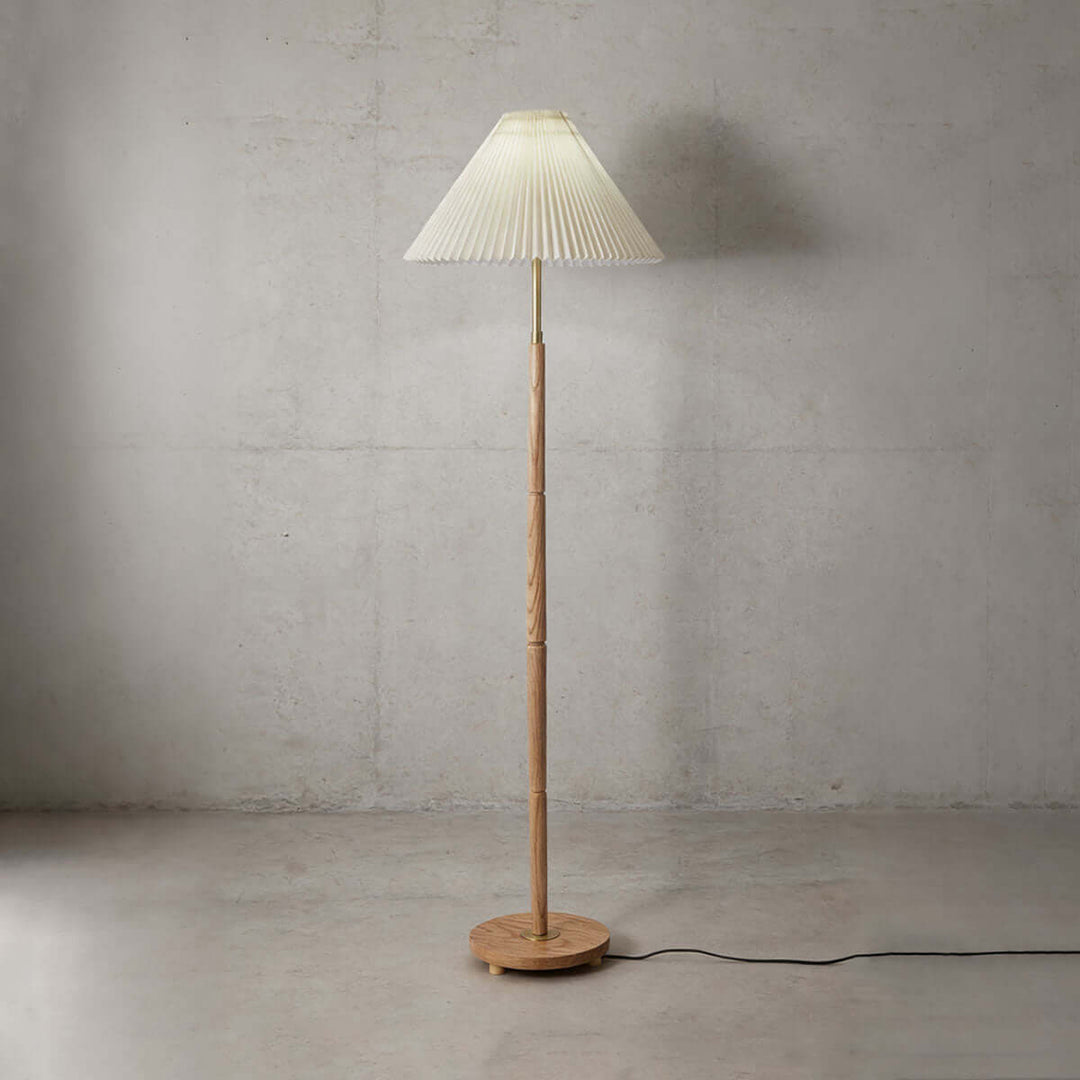 Zelivo Floor Lamp – Elegant Lighting for Modern Homes