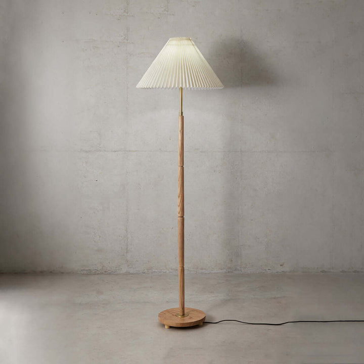 Zelivo Floor Lamp – Elegant Lighting for Modern Homes