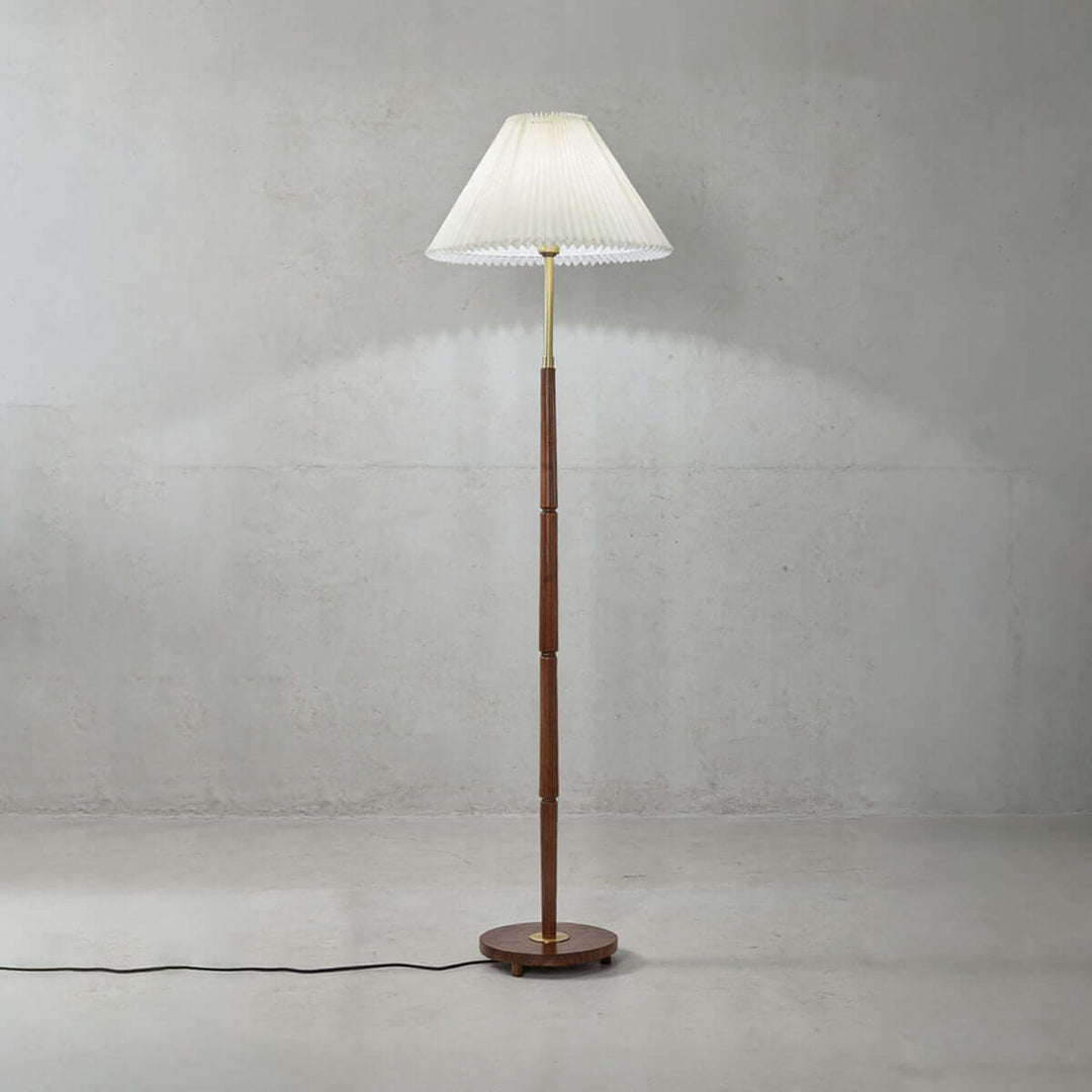 Zelivo Floor Lamp – Elegant Lighting for Modern Homes