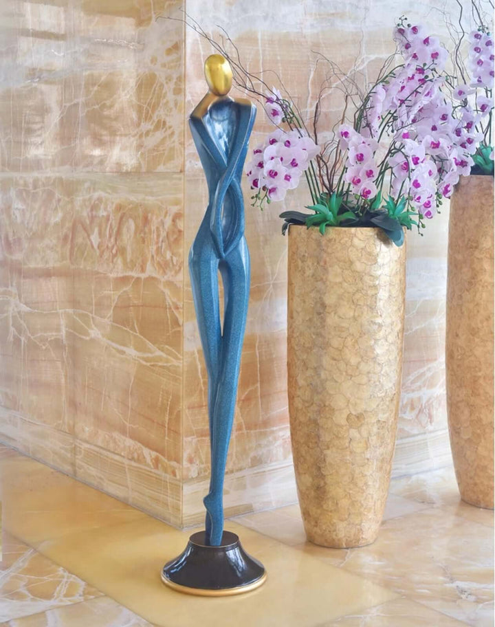 Zelyra Sculpture – Living Room Decorative Art Resin Sculpture